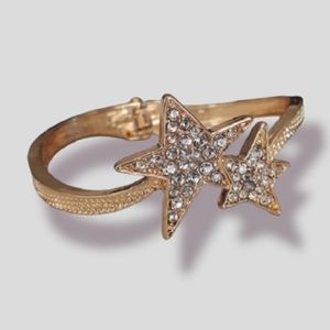 Gold star bracelet